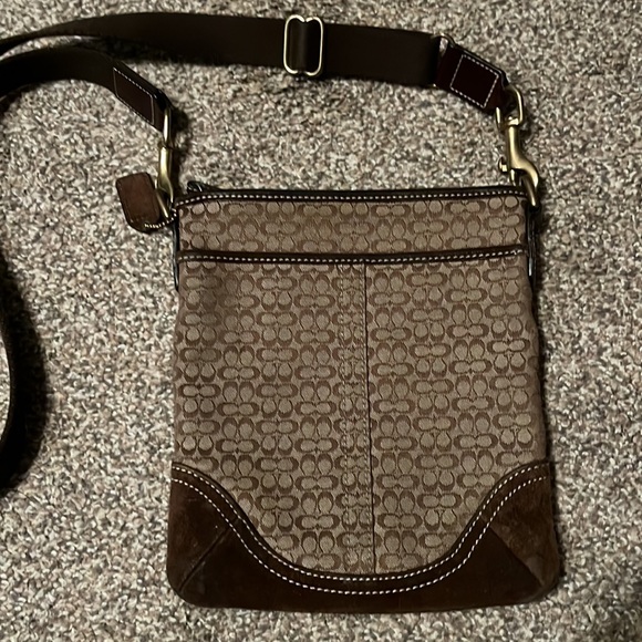 Coach Crossbody Legacy Swingback Signature Brown - Picture 2 of 11